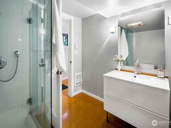 3618 Whitman Avenue N, Seattle WA 98103