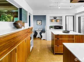 3618 Whitman Avenue N, Seattle WA 98103