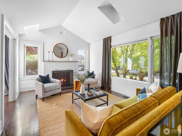 3618 Whitman Avenue N, Seattle WA 98103