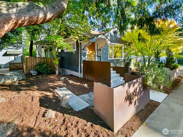 3618 Whitman Avenue N, Seattle WA 98103