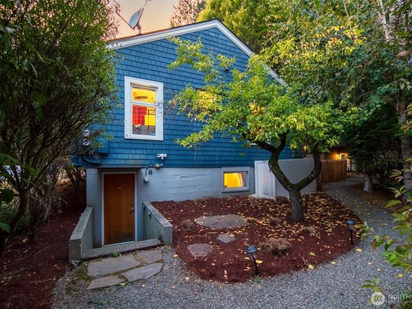 3618 Whitman Avenue N, Seattle WA 98103