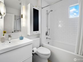 3618 Whitman Avenue N, Seattle WA 98103