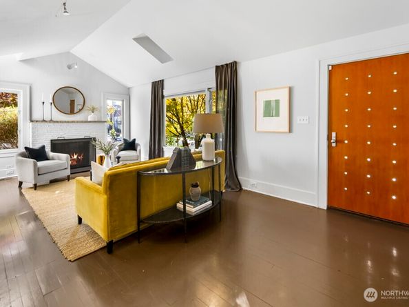 3618 Whitman Avenue N, Seattle WA 98103