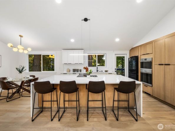 16044 Greenwood Avenue N, Shoreline WA 98133
