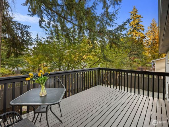 16044 Greenwood Avenue N, Shoreline WA 98133