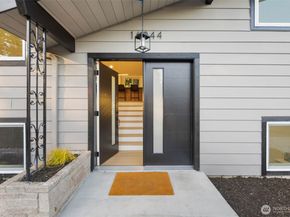 16044 Greenwood Avenue N, Shoreline WA 98133