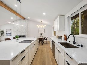 16044 Greenwood Avenue N, Shoreline WA 98133