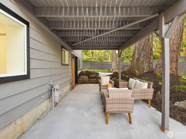 16044 Greenwood Avenue N, Shoreline WA 98133