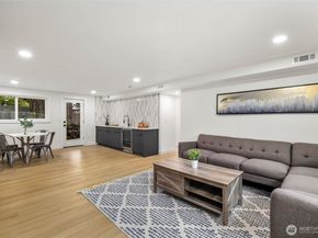 16044 Greenwood Avenue N, Shoreline WA 98133