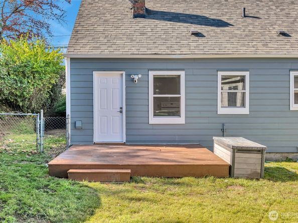 12230 68th Avenue S, Seattle WA 98178