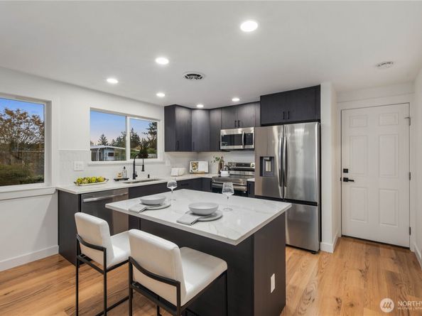 16802 NE 6th Place, Bellevue WA 98008