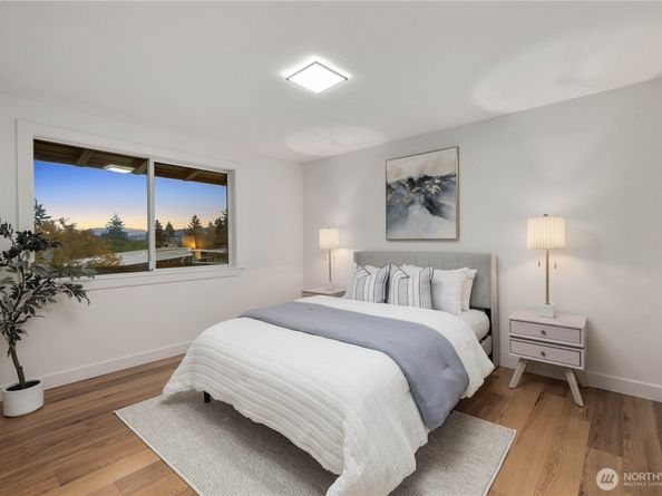 16802 NE 6th Place, Bellevue WA 98008