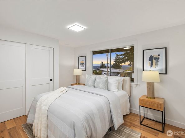 16802 NE 6th Place, Bellevue WA 98008