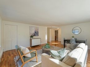 10340 39th Avenue NE, Seattle WA 98125