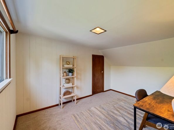 10340 39th Avenue NE, Seattle WA 98125