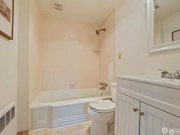 10340 39th Avenue NE, Seattle WA 98125