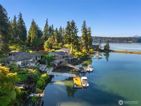 5482 Fletcher Landing NE, Bainbridge Island WA 98110