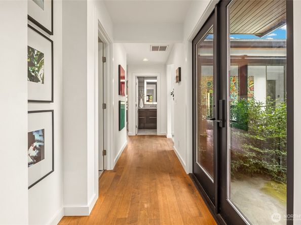 5482 Fletcher Landing NE, Bainbridge Island WA 98110