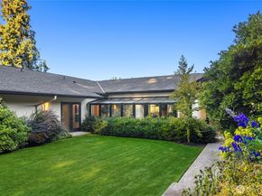 5482 Fletcher Landing NE, Bainbridge Island WA 98110