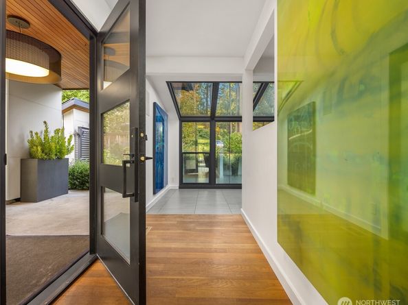 5482 Fletcher Landing NE, Bainbridge Island WA 98110