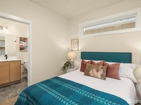 11524 38th Avenue NE A, Seattle WA 98125