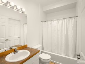12530 Admiralty Way I202, Everett WA 98204