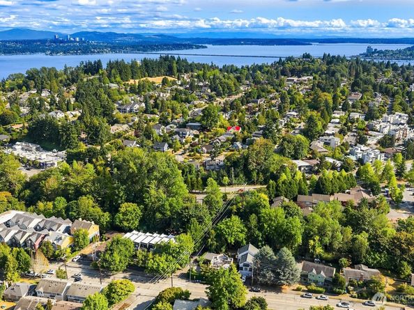 4505 NE 55th Street, Seattle WA 98105