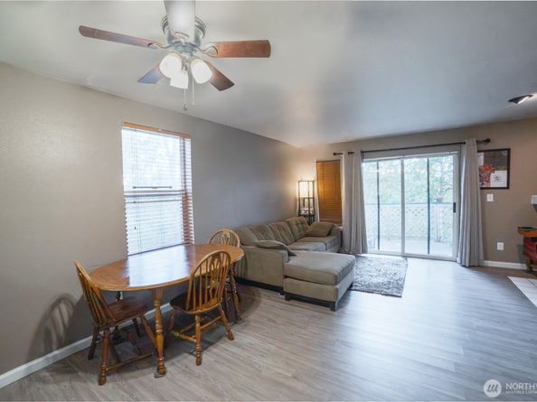 833 SW Sunset Boulevard 42, Renton WA 98057