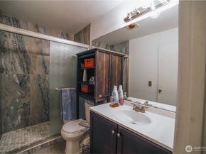 833 SW Sunset Boulevard 42, Renton WA 98057