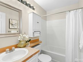 11897 NE 163rd Place 202, Bothell WA 98011