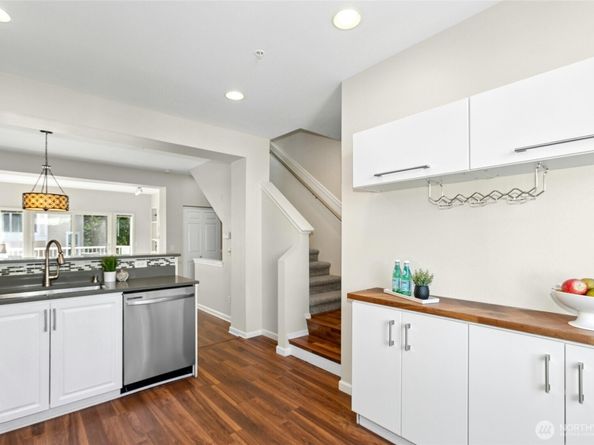 11897 NE 163rd Place 202, Bothell WA 98011