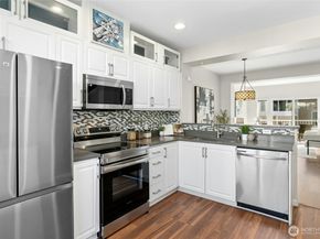 11897 NE 163rd Place 202, Bothell WA 98011