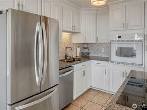 500 W Olympic Place 301, Seattle WA 98119