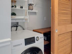 500 W Olympic Place 301, Seattle WA 98119