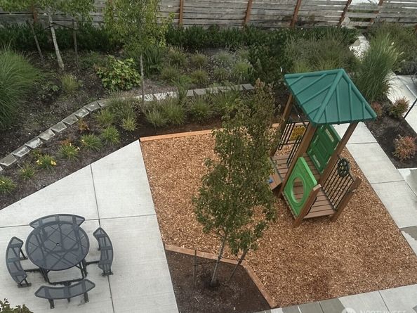 13243 Ambaum Boulevard SW C, Burien WA 98146
