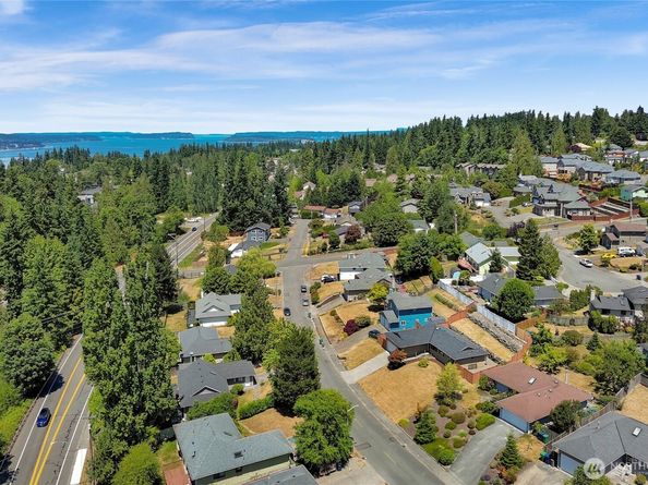 8851 48th Place W, Mukilteo WA 98275