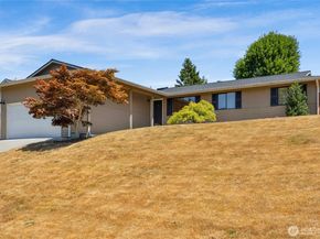 8851 48th Place W, Mukilteo WA 98275