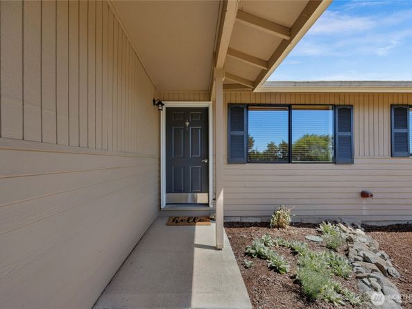 8851 48th Place W, Mukilteo WA 98275