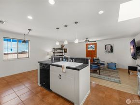 8851 48th Place W, Mukilteo WA 98275
