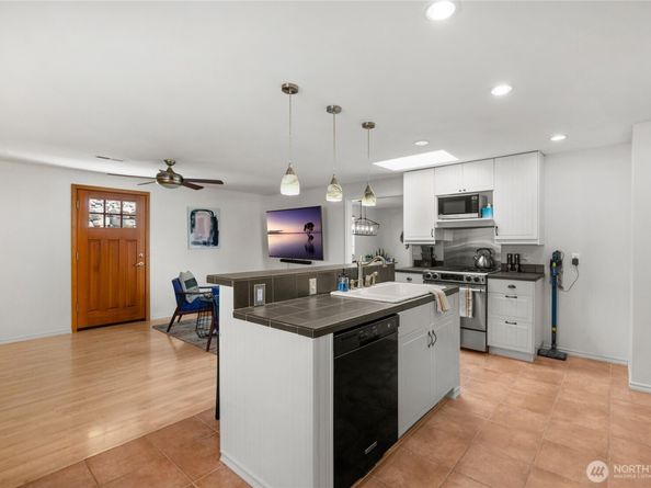8851 48th Place W, Mukilteo WA 98275