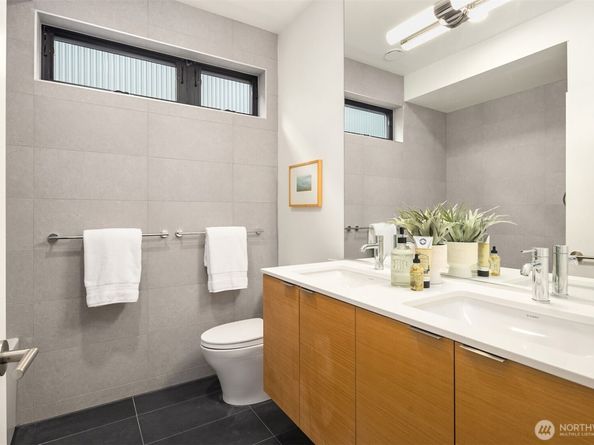 204 Shepard Way NW, Bainbridge Island WA 98110