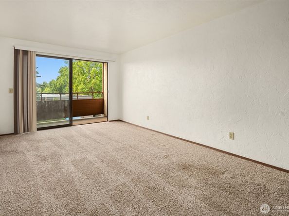 2100 N 106th Street 402, Seattle WA 98133