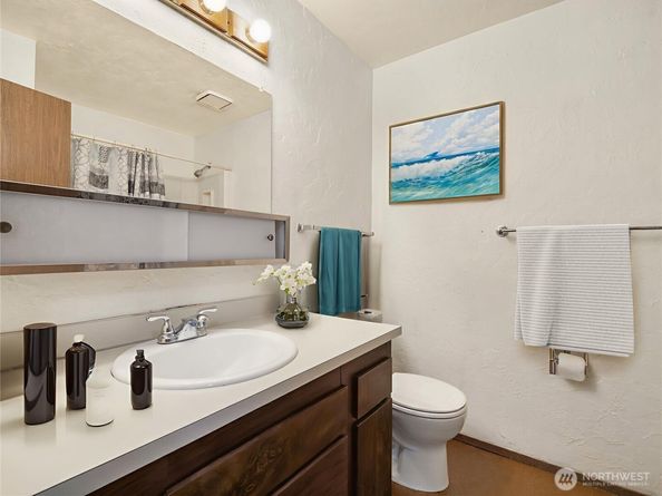 2100 N 106th Street 402, Seattle WA 98133