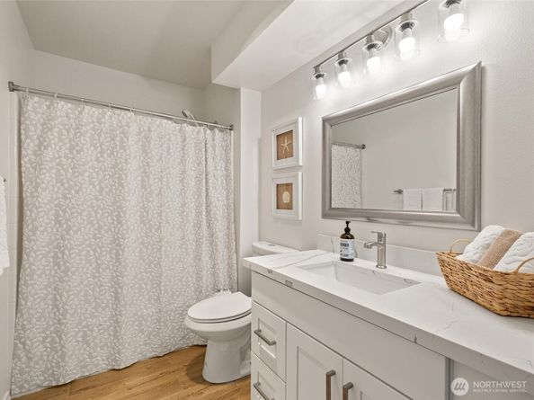 9210 Market Place E102, Lake Stevens WA 98258