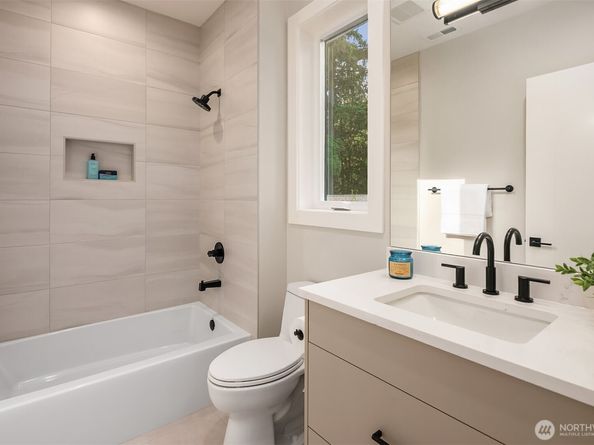 12831 NE 80TH Street, Kirkland WA 98033