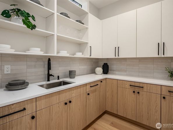12831 NE 80TH Street, Kirkland WA 98033