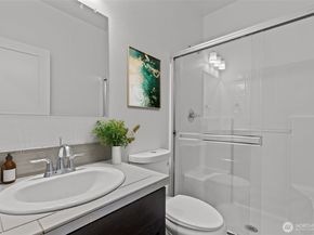 22901 98th Place S, Kent WA 98031