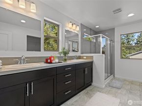 22901 98th Place S, Kent WA 98031