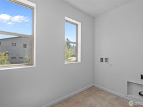 22901 98th Place S, Kent WA 98031