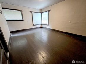 4738 17th Avenue NE, Seattle WA 98105